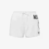 Boxer de playa con doble signo de interrogación