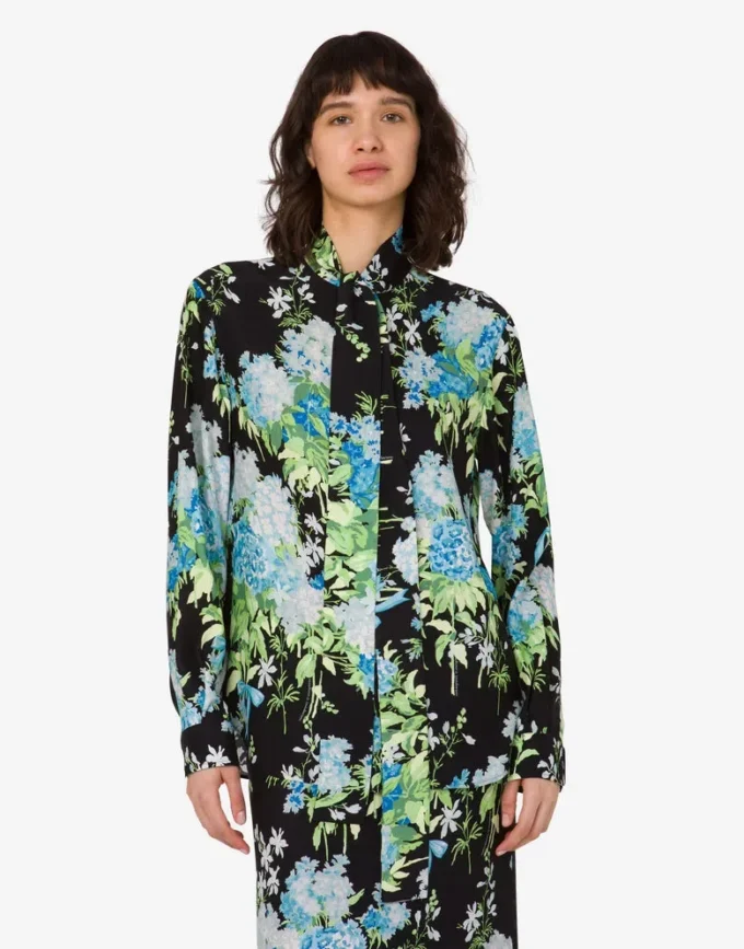 Camisa de satén de seda estampada Camisa de satén de seda estampada