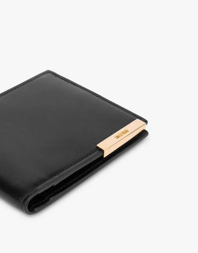 Cartera con solapa de piel de becerro