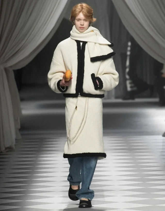 Chaqueta corta de lana de cordero superfina Chaqueta corta de lana de cordero superfina