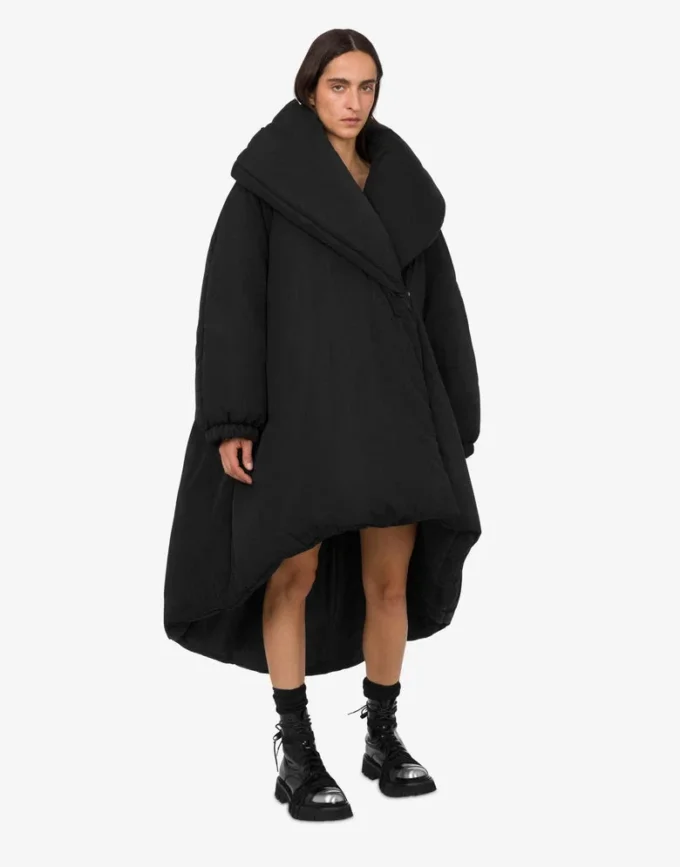 Chaqueta oversize de plumón en tejido técnico