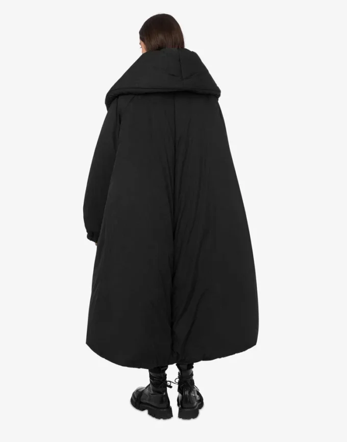 Chaqueta oversize de plumón en tejido técnico