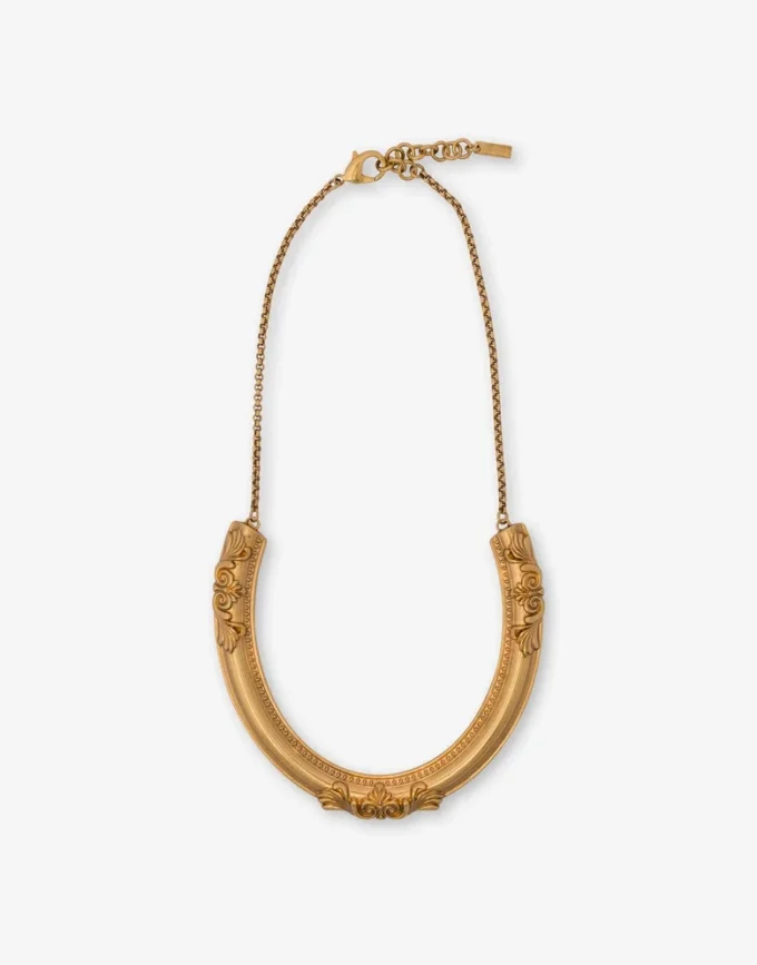 Collar de metal