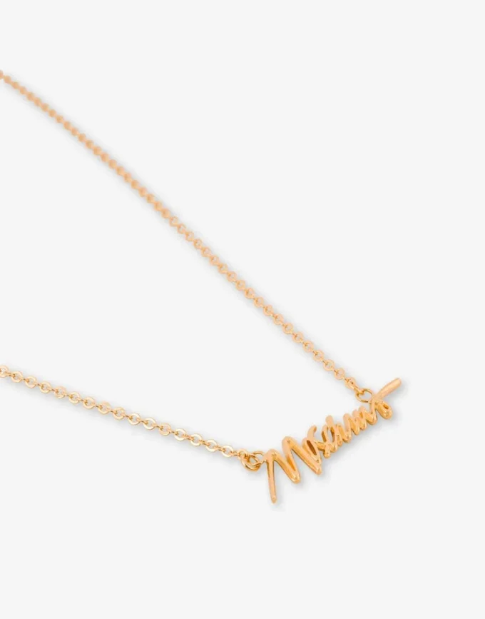 Collar de metal