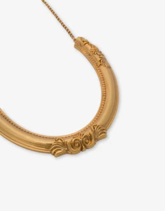 Collar de metal