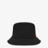 Gorra con letras y logotipo