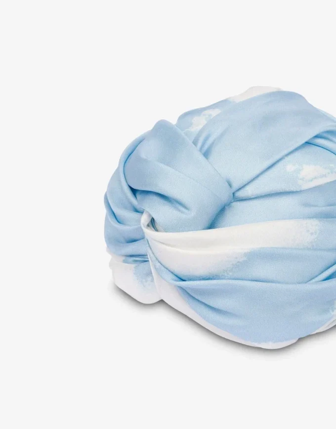 Turbante de sarga de seda Nubes de archivo