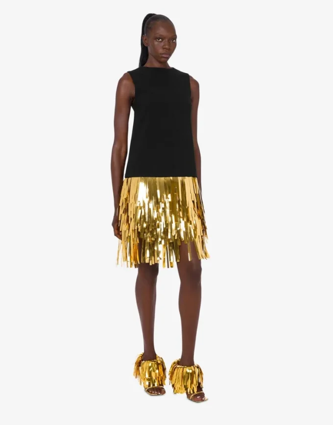Vestido de crepé elástico con adornos Vestido de crepé elástico con adornos