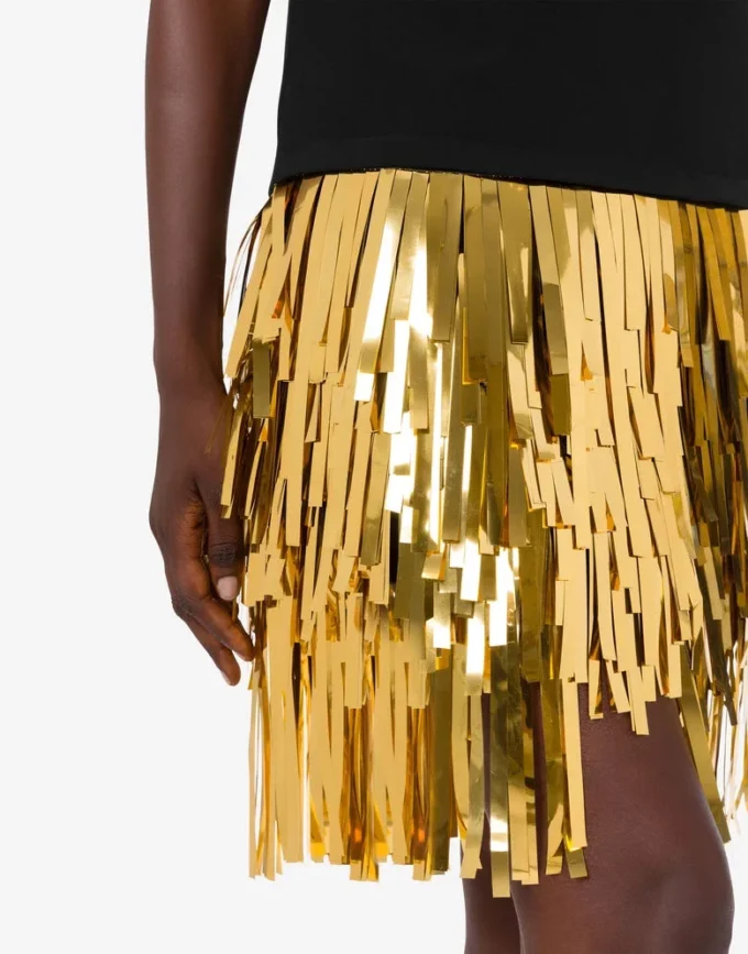 Vestido de crepé elástico con adornos Vestido de crepé elástico con adornos