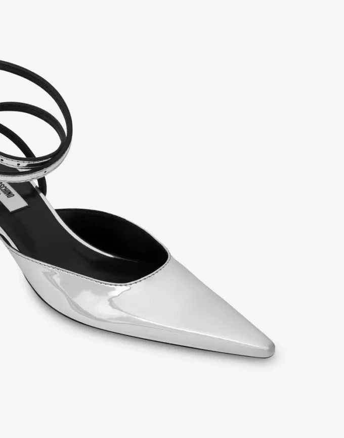Zapatos de salón con efecto espejo