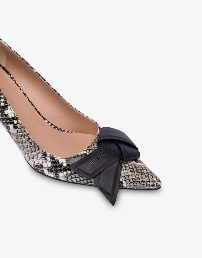 Zapatos de salón de piel de becerro con estampado de pitón