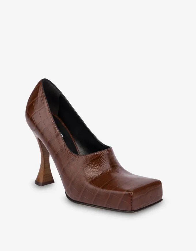 Zapatos de tacón de piel de becerro con estampado de cocodrilo